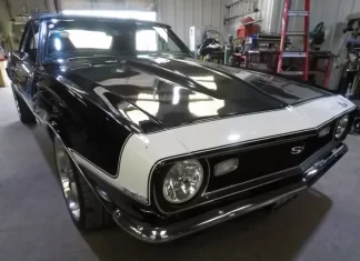 Camaro Sleeper 1968 carrega motor Cadillac CTS-V Via: YouTube via Muscle Cars With Eric